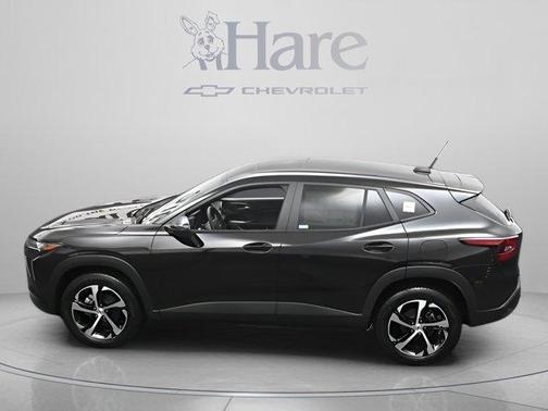 Mosaic Black Metallic 2026 Chevrolet Trax 1RS