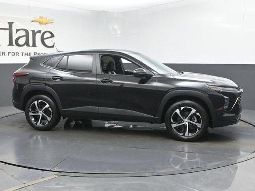 Mosaic Black Metallic 2026 Chevrolet Trax 1RS