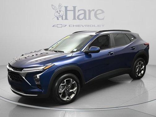 Blue Glow Metallic 2024 Chevrolet Trax LT