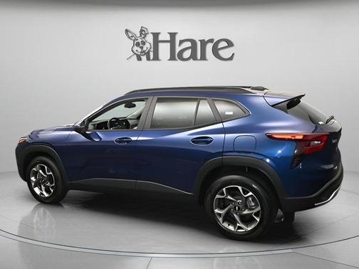 Blue Glow Metallic 2024 Chevrolet Trax LT