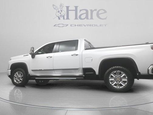 Iridescent Pearl Tricoat 2024 Chevrolet Silverado 3500 High Country