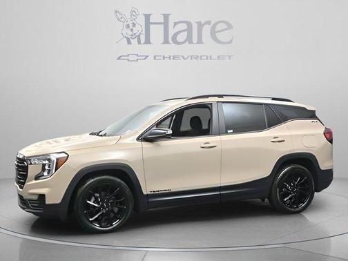 Desert Sand Metallic 2023 GMC Terrain SLE