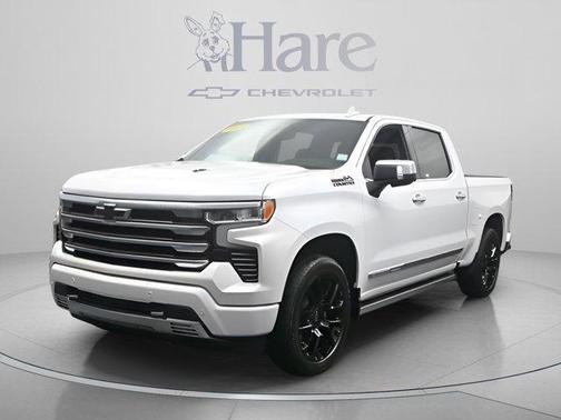 Iridescent Pearl Tricoat 2023 Chevrolet Silverado 1500 High Country
