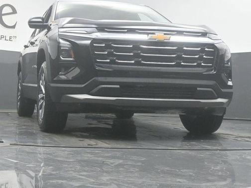 Mosaic Black Metallic 2026 Chevrolet Equinox LT