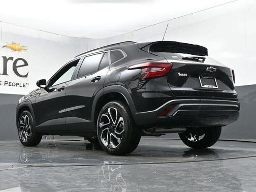 Mosaic Black Metallic 2026 Chevrolet Trax 2RS