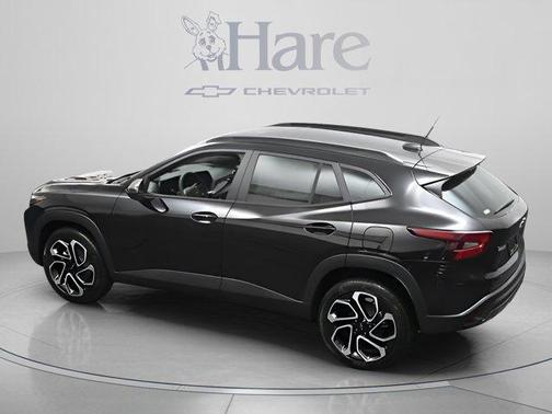 Mosaic Black Metallic 2026 Chevrolet Trax 2RS