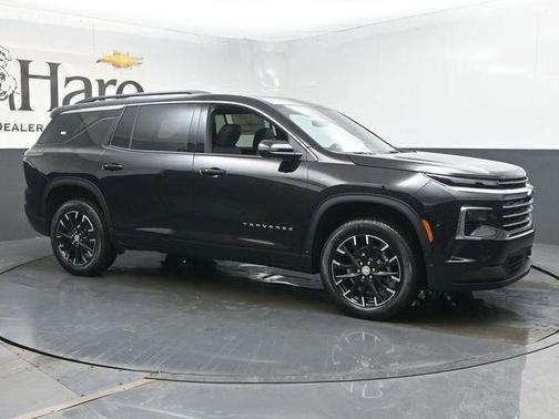 Mosaic Black Metallic 2026 Chevrolet Traverse LT