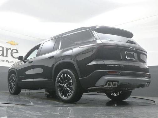 Mosaic Black Metallic 2026 Chevrolet Traverse LT