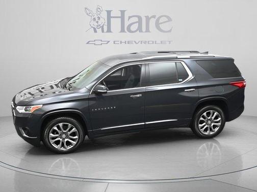 Graphite Metallic 2021 Chevrolet Traverse Premier