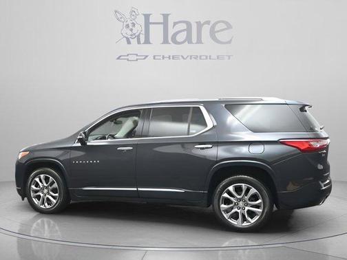 Graphite Metallic 2021 Chevrolet Traverse Premier