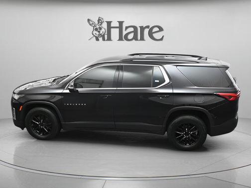 Mosaic Black Metallic 2023 Chevrolet Traverse LT Cloth