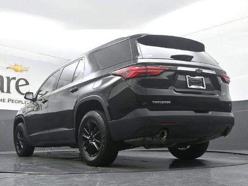 Mosaic Black Metallic 2023 Chevrolet Traverse LT Cloth
