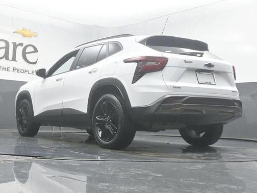 Summit White 2024 Chevrolet Trax ACTIV