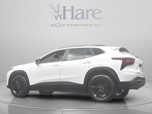 Summit White 2024 Chevrolet Trax ACTIV