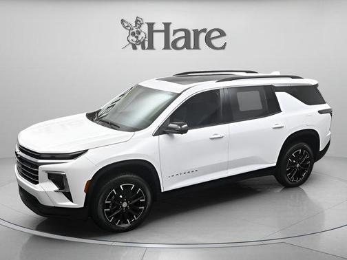 Summit White 2026 Chevrolet Traverse LT
