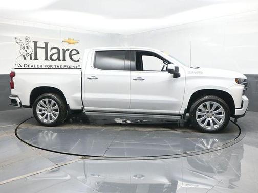 Iridescent Pearl Tricoat 2021 Chevrolet Silverado 1500 High Country
