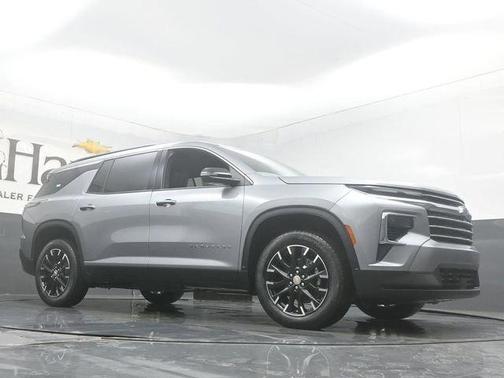 Sterling Gray Metallic 2026 Chevrolet Traverse LT