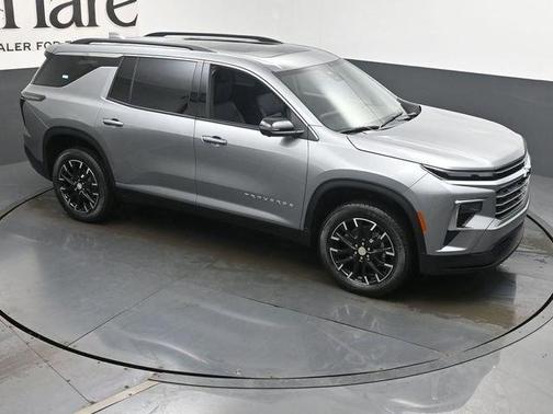 Sterling Gray Metallic 2026 Chevrolet Traverse LT