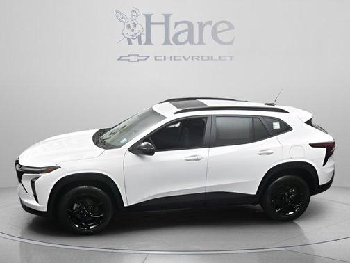 Summit White 2026 Chevrolet Trax LT