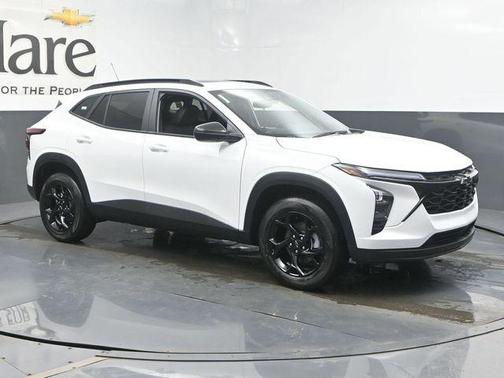 Summit White 2026 Chevrolet Trax LT