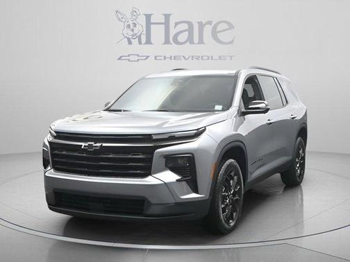 Sterling Gray Metallic 2026 Chevrolet Traverse LT