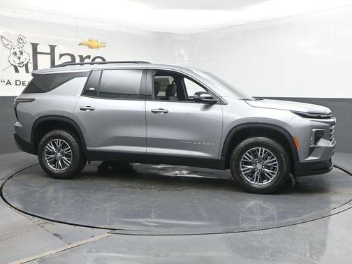 Sterling Gray Metallic 2027 Chevrolet Traverse LT