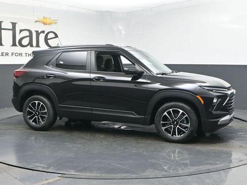 Mosaic Black Metallic 2026 Chevrolet Trailblazer LT
