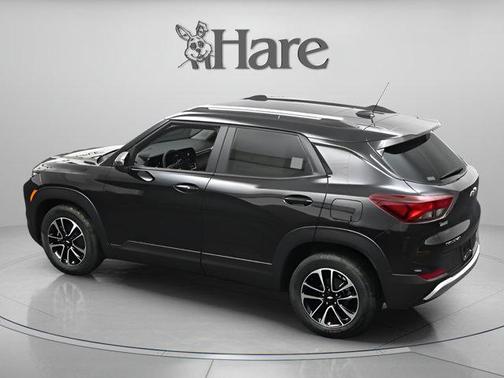 Mosaic Black Metallic 2026 Chevrolet Trailblazer LT