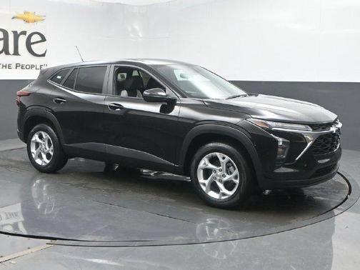 Mosaic Black Metallic 2026 Chevrolet Trax LS