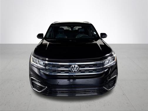Deep Black Pearl Effect 2021 Volkswagen Atlas Cross Sport 3.6 V6 SEL Premium R-Line