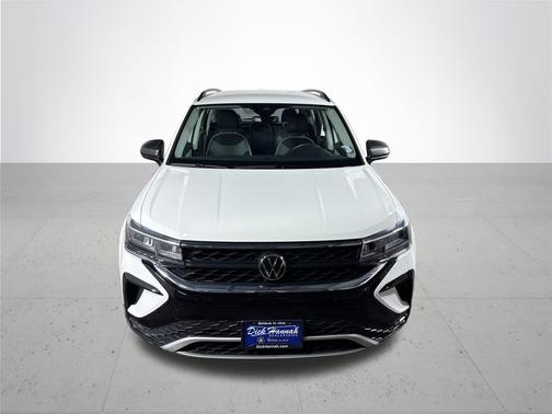 Pure White 2023 Volkswagen Taos 1.5T S