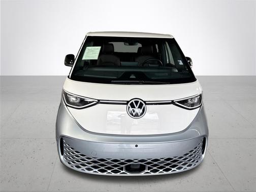 Metro Silver W/Candy White Upper 2025 Volkswagen ID. Buzz Pro S Plus