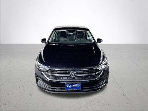 Deep Black Pearl Effect 2023 Volkswagen Jetta 1.5T SE