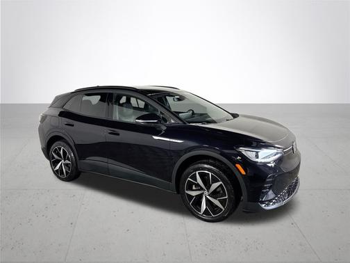 Deep Black Pearl Effect 2023 Volkswagen ID.4 Pro S