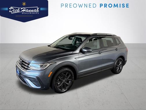 Platinum Gray Metallic 2024 Volkswagen Tiguan 2.0T SE