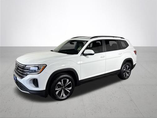 Pure White 2024 Volkswagen Atlas 2.0T SE