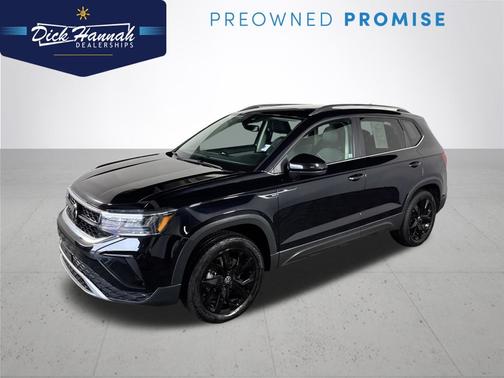 Deep Black Pearl Effect 2023 Volkswagen Taos 1.5T SE