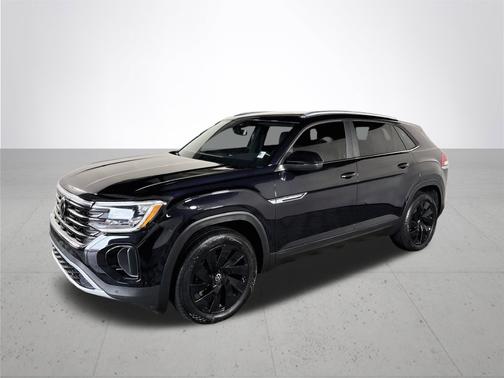 Deep Black Pearl Effect 2024 Volkswagen Atlas Cross Sport 2.0T SE w/ Technology