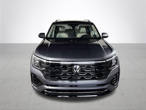 Platinum Gray Metallic 2024 Volkswagen Atlas 2.0T SEL Premium R-Line