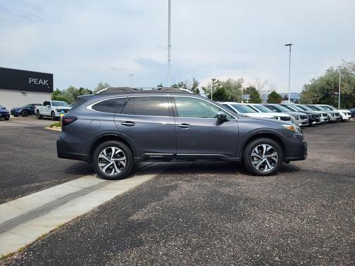 2022 Subaru Outback Touring XT