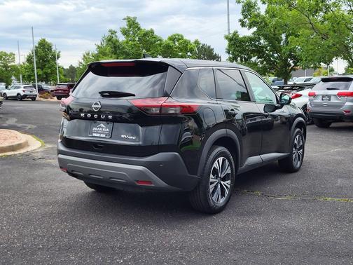 2022 Nissan Rogue SV
