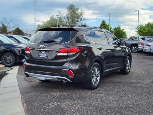 2017 Hyundai SANTA FE SE