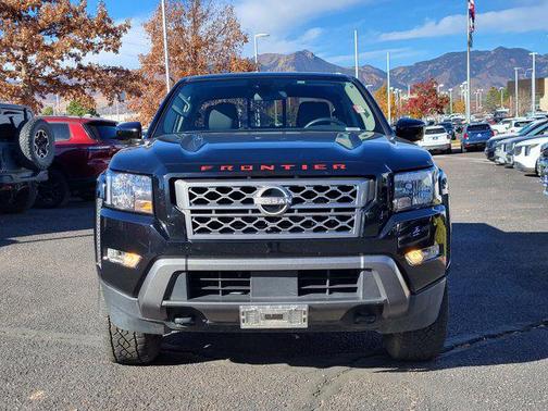 2022 Nissan Frontier SV