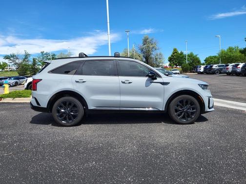2022 Kia Sorento SX