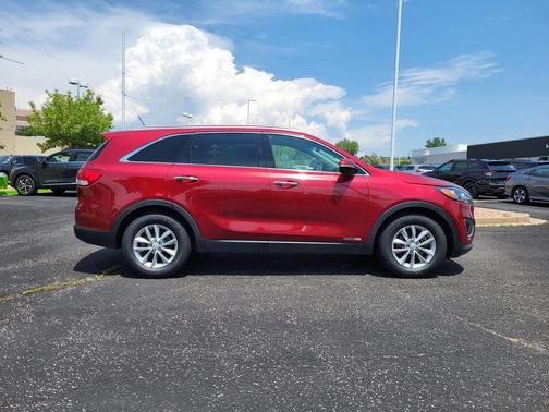 2016 Kia Sorento LX