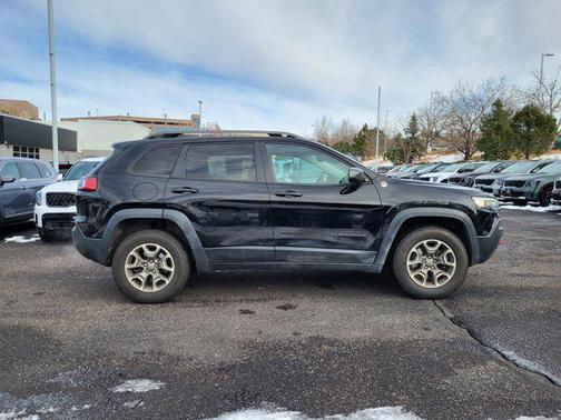 2020 Jeep Cherokee Trailhawk
