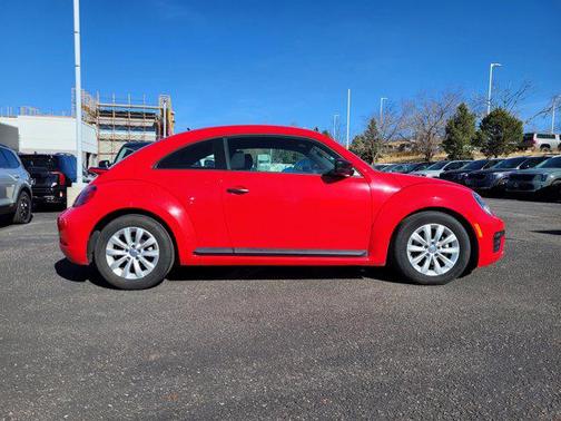 2018 Volkswagen Beetle 2.0T S
