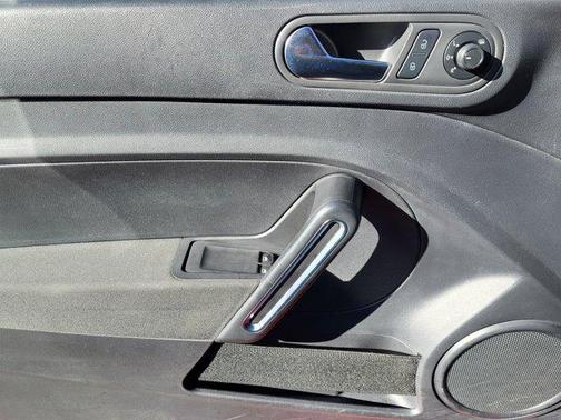 2018 Volkswagen Beetle 2.0T S