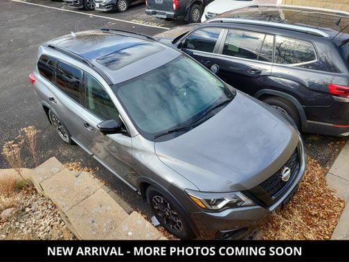2019 Nissan Pathfinder SL