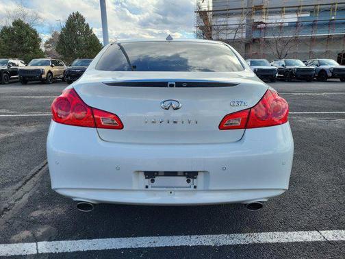 2013 INFINITI G37x Base